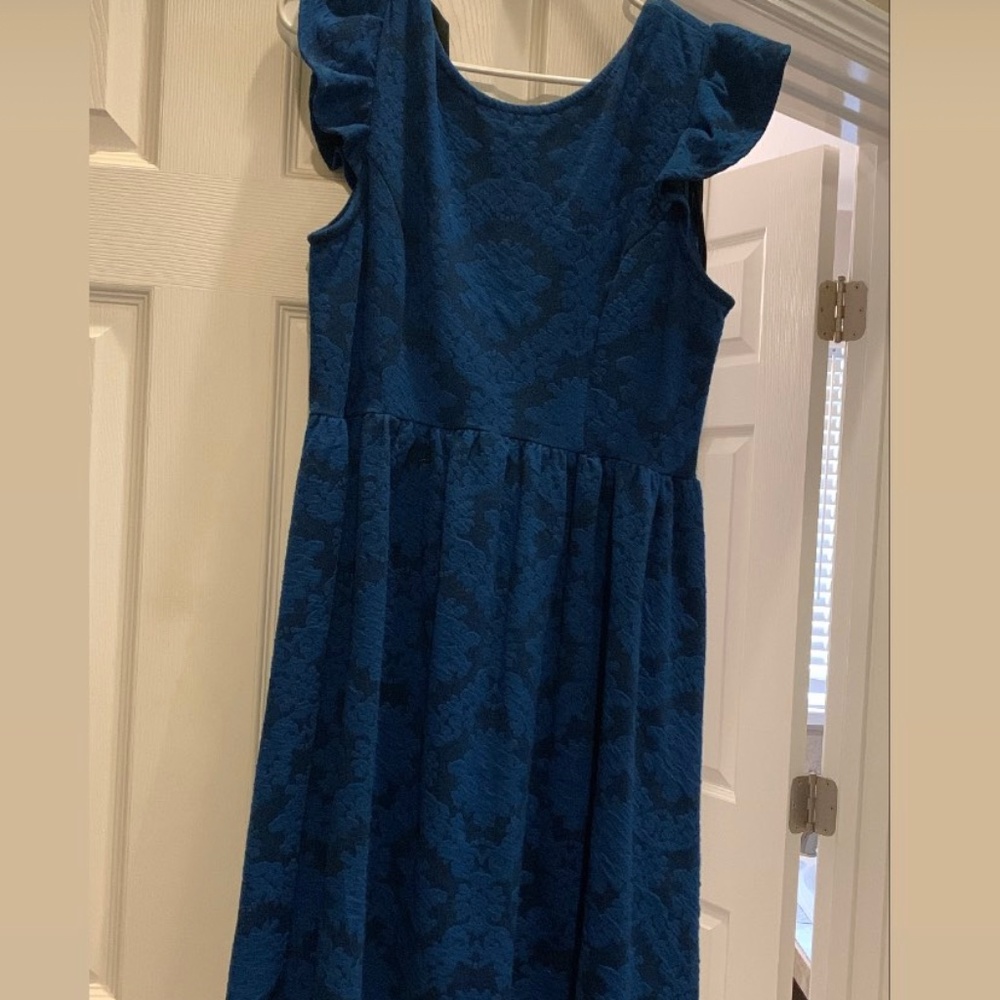 Blue dress / black bow